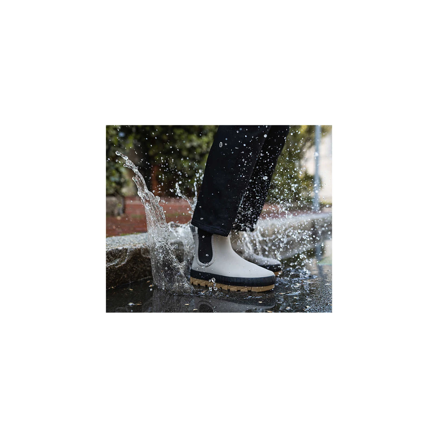 Sperry Top-Sider Women's Torrent Leopard Chelsea Waterproof Rain Boot Black 6 Sperry Top-Sider Women's Torrent Leopard Chelsea Waterproof Rain Boot Black - Image 4